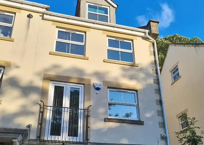 Blaisedell House By Cliftonvalley Holiday home *